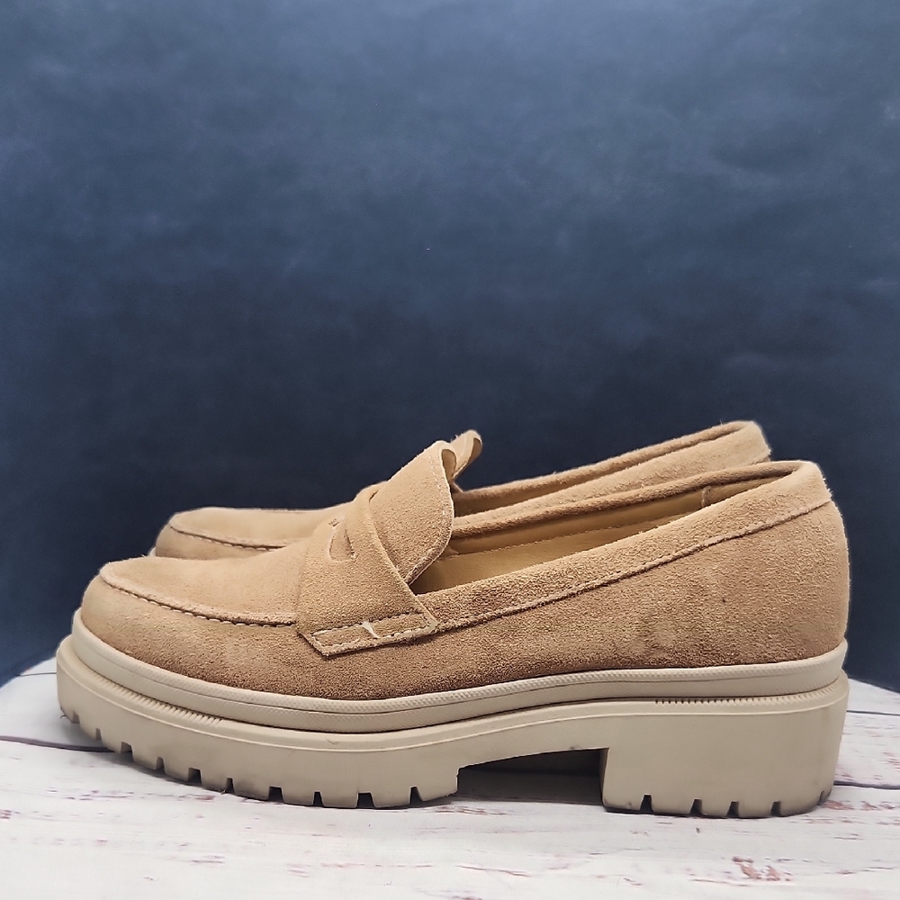 Womenโs Suede Chunky Sole Loafers in Tan